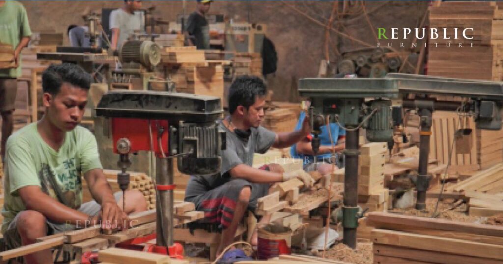 step 4 of teak furniture manufacturing process in republic furniture