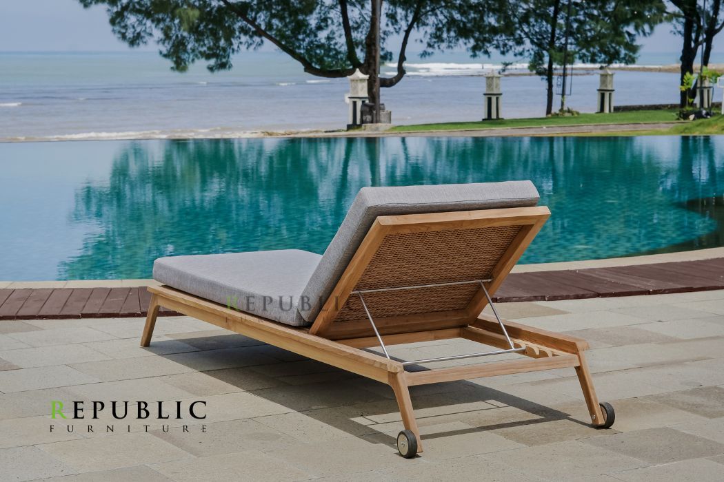 teak outdoor lounger dala